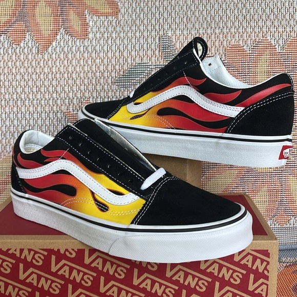 Vans Men’s Old Skool
(Flame) Black/Black/True White
VN0A38G1PHN
Sneakers - Picture 15 of 16
